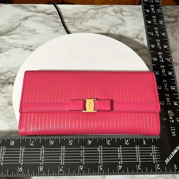 Salvatore Ferragamo Vara Bow Continental Wallet Pink with Gold Pinstripe. GUC - Picture 13 of 13
